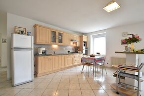 Home for 7 Guests in Plouvara