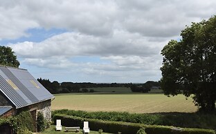 Home for 7 Guests in Plouvara