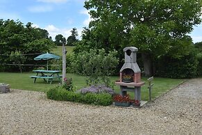 Home for 7 Guests in Plouvara