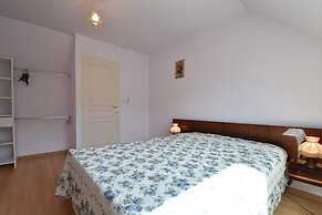 Home for 7 Guests in Plouvara