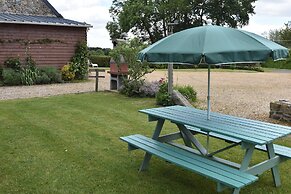 Home for 7 Guests in Plouvara