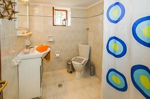 Palaios Rooms