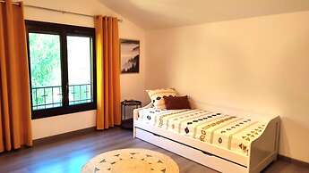 Villa in Bruniquel by Aveyron River
