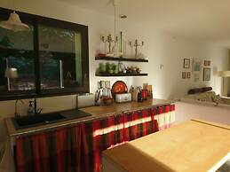 Villa in Bruniquel by Aveyron River