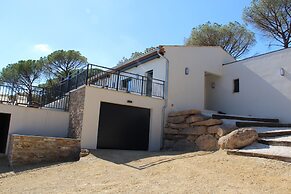Villa in Var With Pool Near Massif Maures