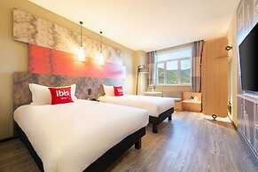Ibis Dalian Yida Spring Field Hotel
