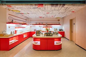 Ibis Dalian Yida Spring Field Hotel