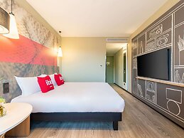 Ibis Dalian Yida Spring Field Hotel