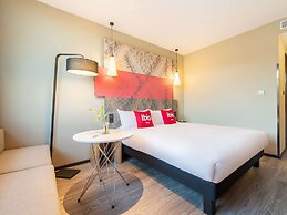 Ibis Dalian Yida Spring Field Hotel