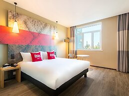 Ibis Dalian Yida Spring Field Hotel