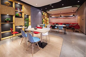 ibis Harbin Central Street Hotel