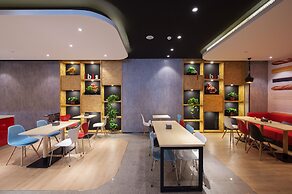 ibis Harbin Central Street Hotel
