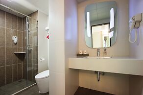 ibis Harbin Central Street Hotel