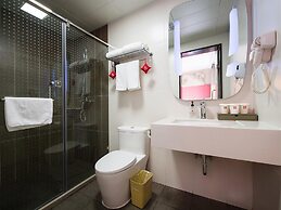 ibis Harbin Central Street Hotel