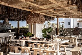 Seesoo Paros Beachfront Luxury Hideaway