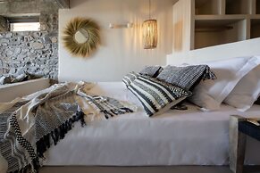 Seesoo Paros Beachfront Luxury Hideaway