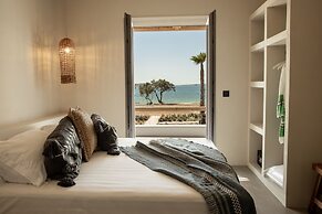 Seesoo Paros Beachfront Luxury Hideaway