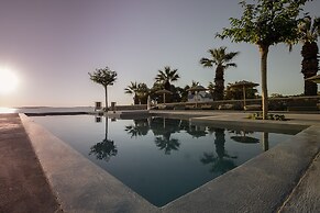 Seesoo Paros Beachfront Luxury Hideaway