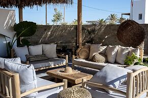 Seesoo Paros Beachfront Luxury Hideaway