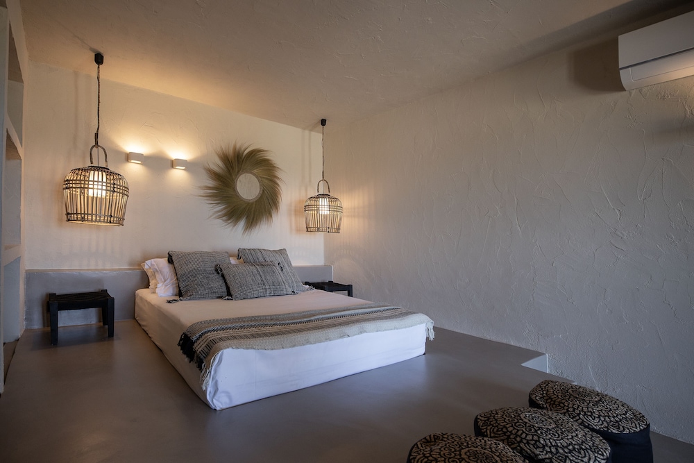 Seesoo Paros Beachfront Luxury Hideaway