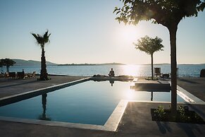 Seesoo Paros Beachfront Luxury Hideaway