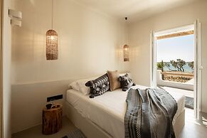 Seesoo Paros Beachfront Luxury Hideaway