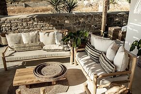 Seesoo Paros Beachfront Luxury Hideaway