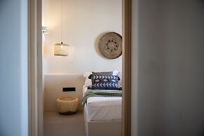 Seesoo Paros Beachfront Luxury Hideaway