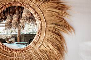 Seesoo Paros Beachfront Luxury Hideaway