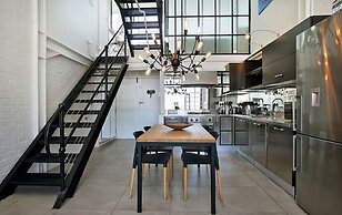 Manhattan Place