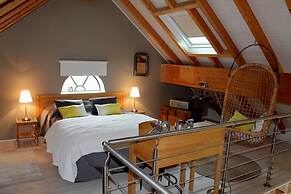 Cottage in Saint-quirin by Lake & Town