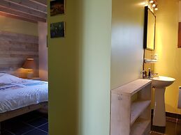 Villa Retreat With Pool and Pets