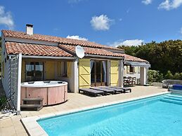 Villa Retreat With Pool and Pets