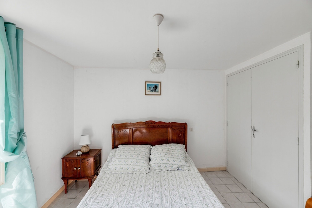 Tranquil Escape in Cendrieux