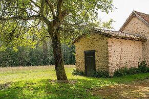 Tranquil Escape in Cendrieux