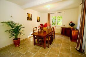 Holiday Home in Le Thor With Private Pool