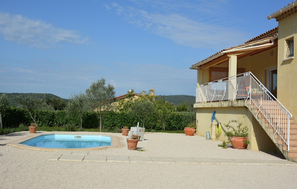 Tranquil Villa With Pool View
