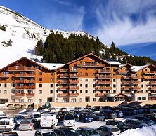 Alpine Stay With Balcony