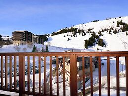 Alpine Stay With Balcony