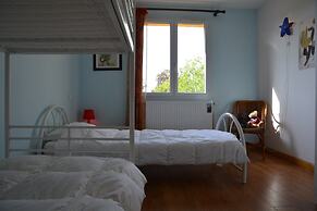 House in Piquecos With Private Pool & Garden