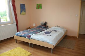 House in Piquecos With Private Pool & Garden