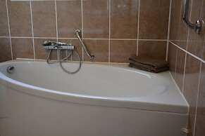 House in Piquecos With Private Pool & Garden