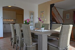 House in Piquecos With Private Pool & Garden