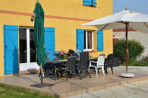 House in Piquecos With Private Pool & Garden