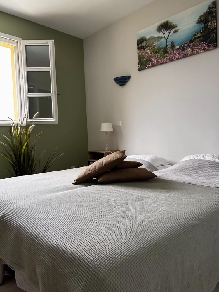 Villa in Le Muy With Private Pool and Lake