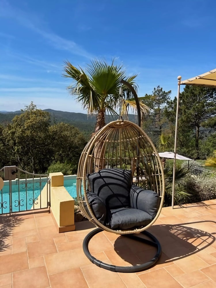 Villa in Le Muy With Private Pool and Lake