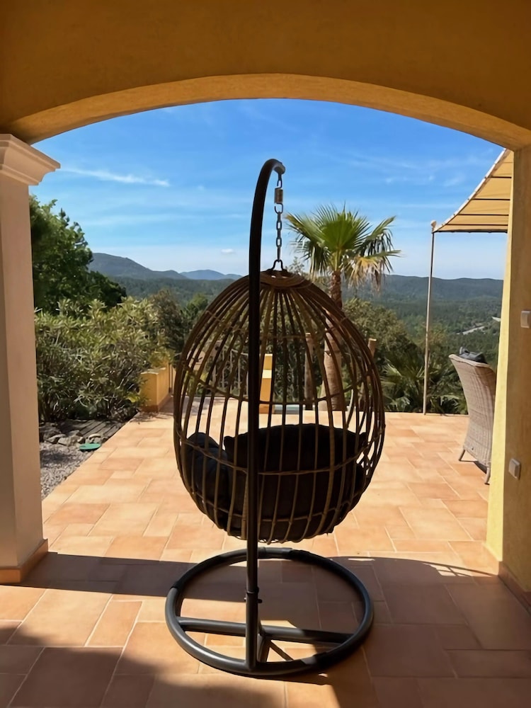 Villa in Le Muy With Private Pool and Lake