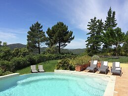 Villa in Le Muy With Private Pool and Lake