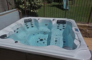Comfortable Villa With Jacuzzi