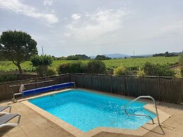 Comfortable Villa With Jacuzzi